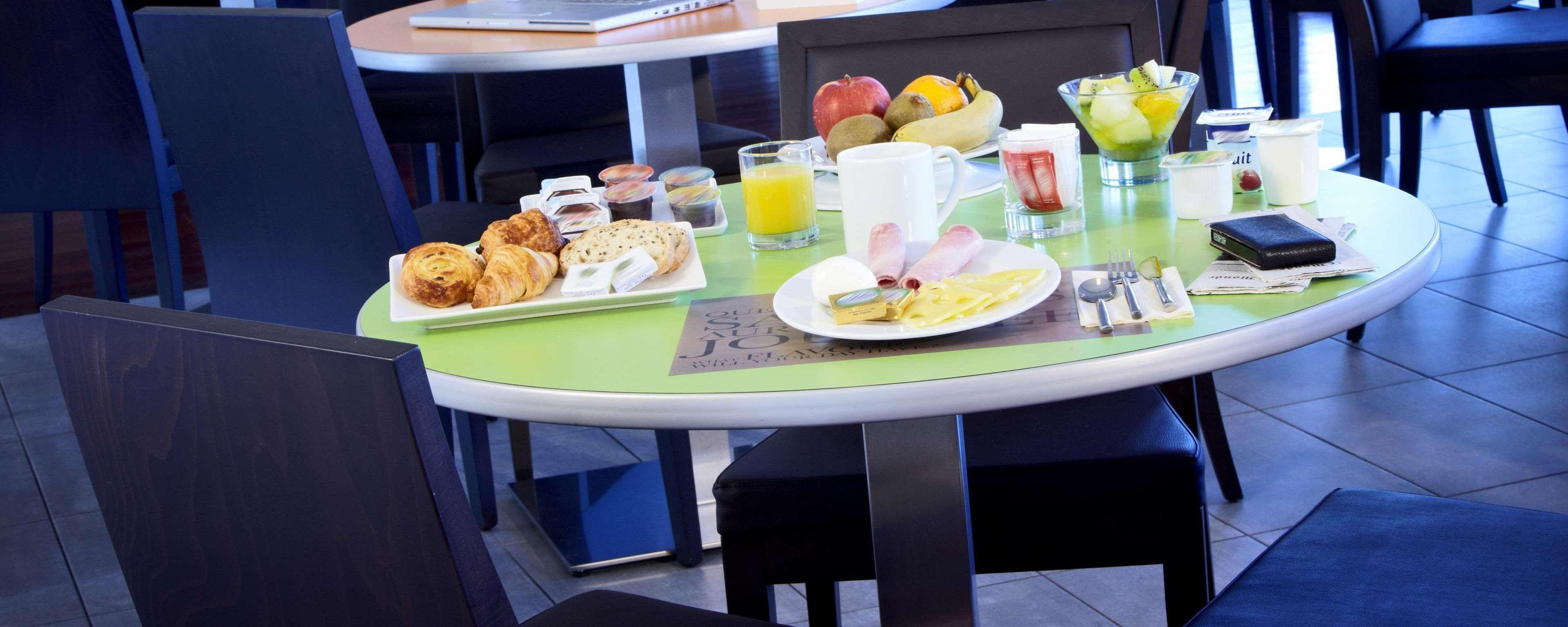 Holiday Inn Express - Marseille Airport, An Ihg Hotel Vitrolles  Esterno foto