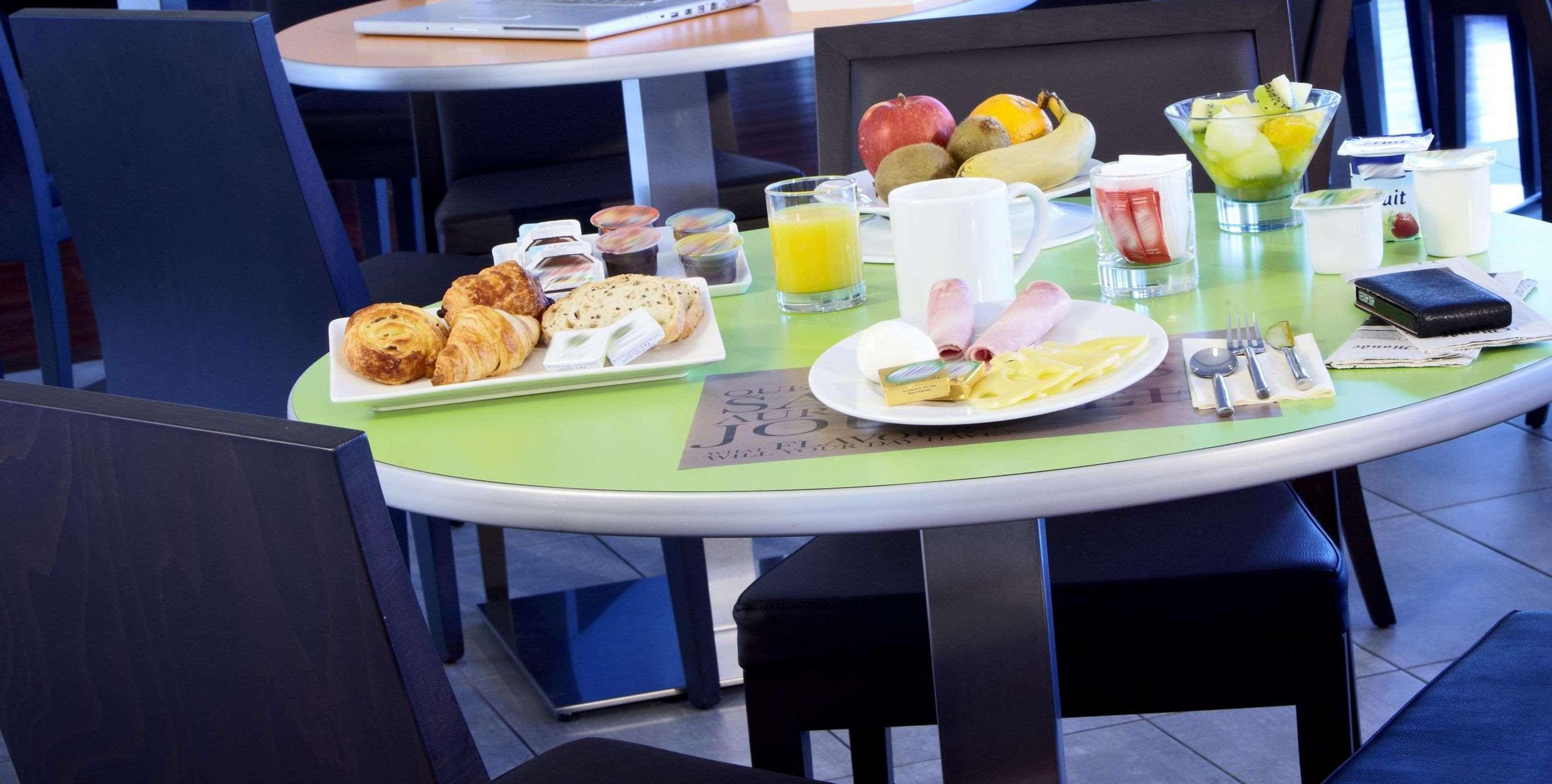 Holiday Inn Express - Marseille Airport, An Ihg Hotel Vitrolles  Esterno foto